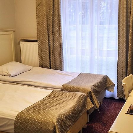 Hotel Sobienie Krolewskie Sobienie Szlacheckie Экстерьер фото
