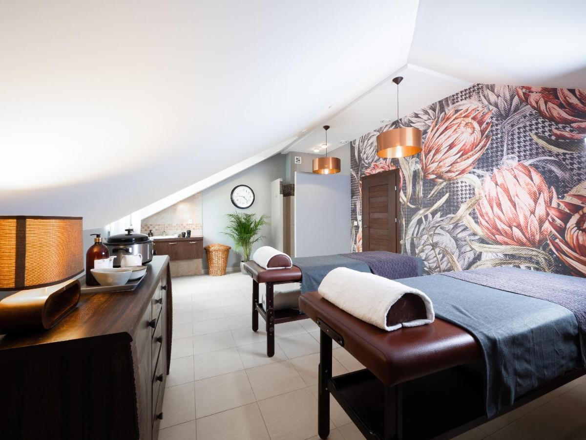 Hotel Sobienie Krolewskie Sobienie Szlacheckie Экстерьер фото