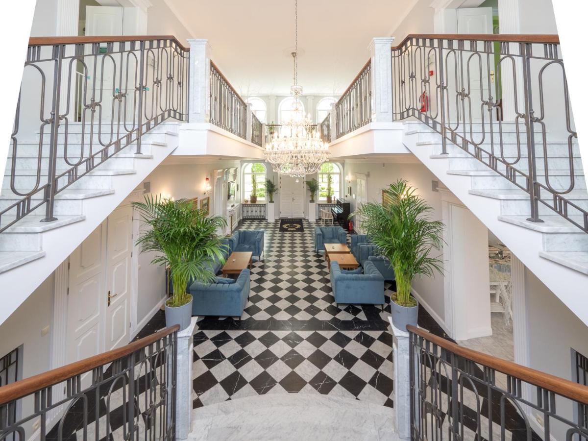 Hotel Sobienie Krolewskie Sobienie Szlacheckie Экстерьер фото