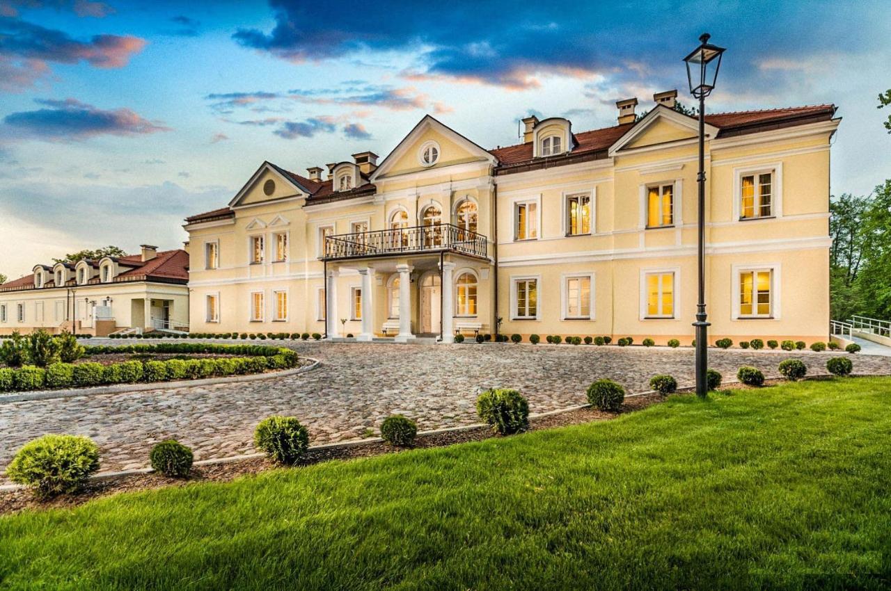 Hotel Sobienie Krolewskie Sobienie Szlacheckie Экстерьер фото
