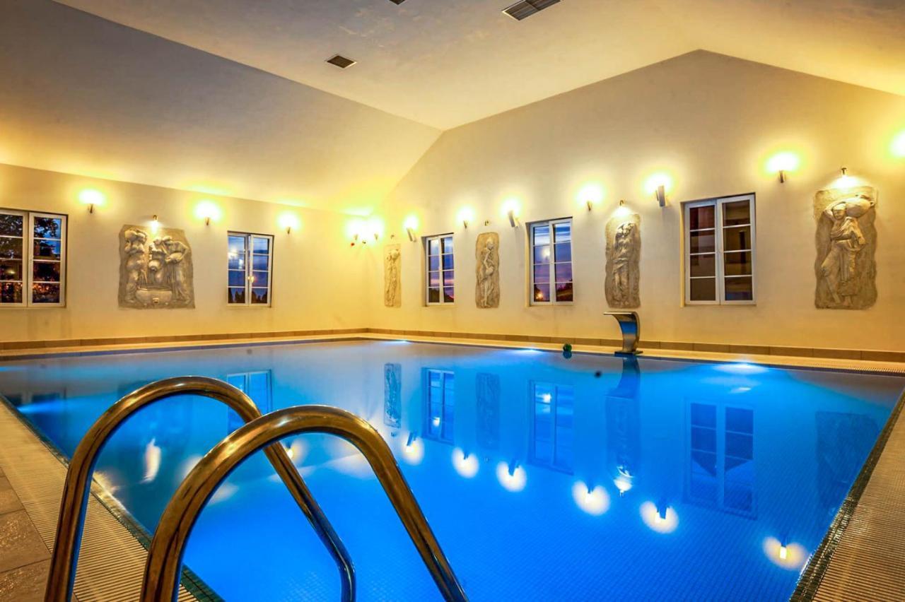 Hotel Sobienie Krolewskie Sobienie Szlacheckie Экстерьер фото