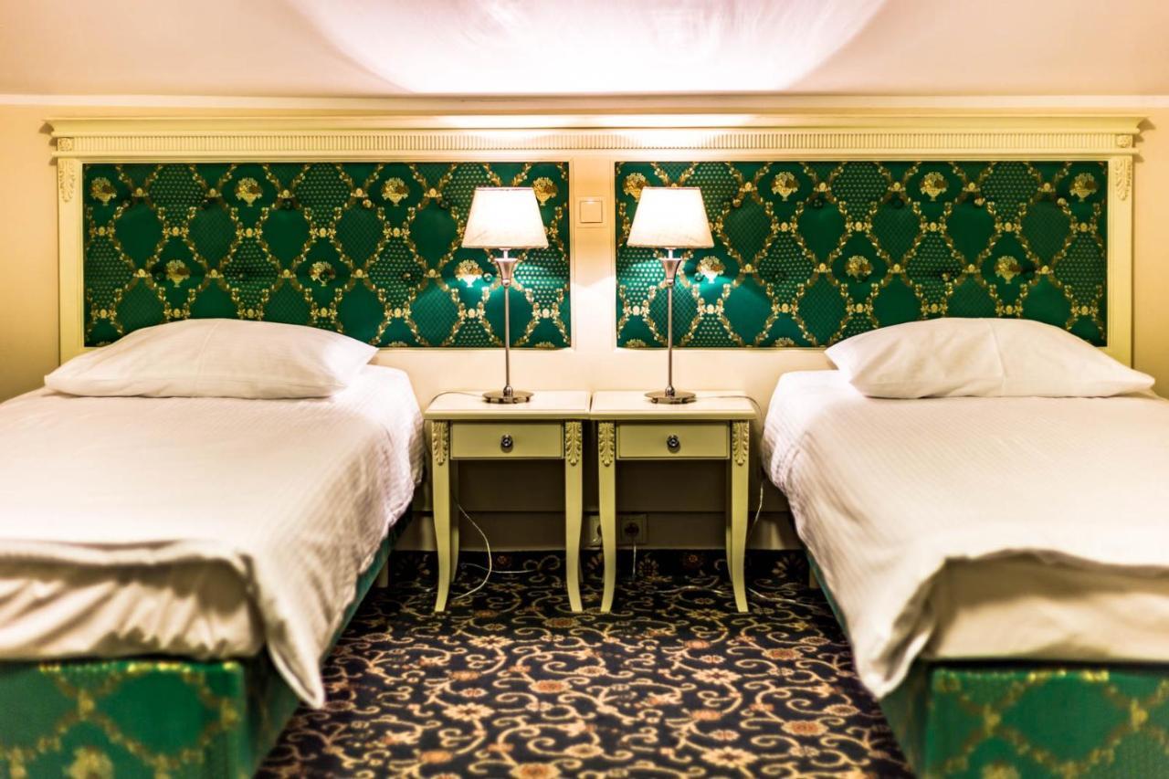 Hotel Sobienie Krolewskie Sobienie Szlacheckie Экстерьер фото