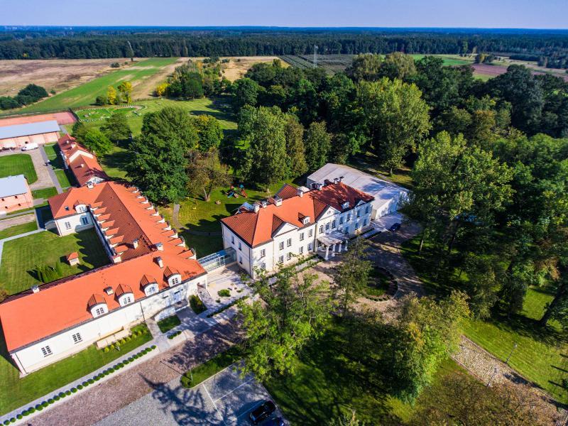 Hotel Sobienie Krolewskie Sobienie Szlacheckie Экстерьер фото